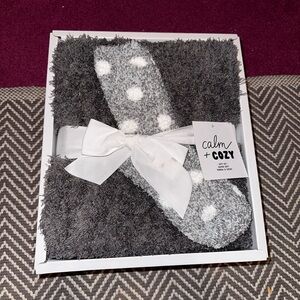 Kohl's Gray Sock & Throw Gift Set